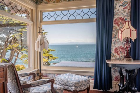 Martine Inn: Monterey Bay Bed and Breakfast in Pacific Grove