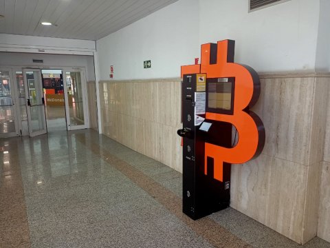 Bitcoin ATM - Cajero Bitcoins - Shitcoins.club