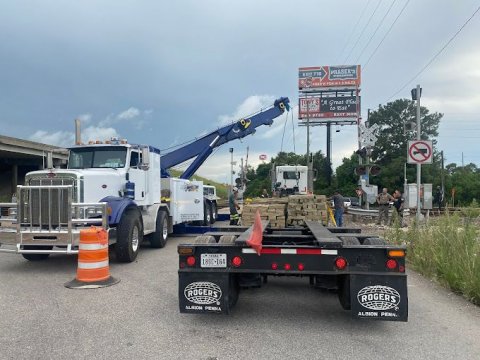 Fernandez and Sons Towing