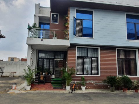 https://www.villasinnoida.com/