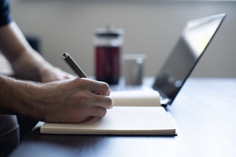 How AI Tools Can Help You Write Essays for School