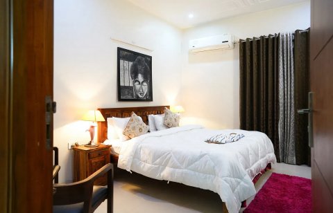 2BHK Service Apartment Near Udyog Vihar – Lime Tree Hotels
