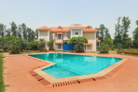 Novel Organic Farms Noida | Premium Farmhouse Living Surrounded by Nature
