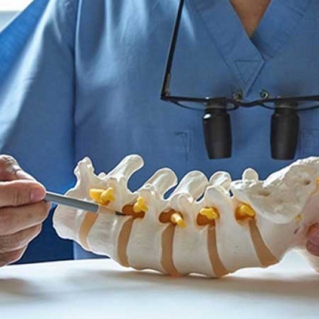 Dr. Kapil Mohan, Spine Treatment Clinic in Thane, Mumbai, Navi Mumbai, Mulund, and Bhandup.