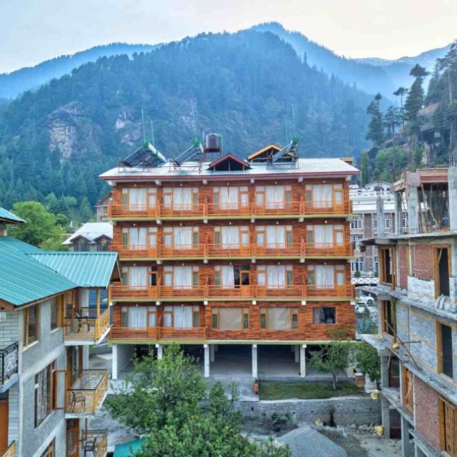 Hotel Swastik Grand Manali
