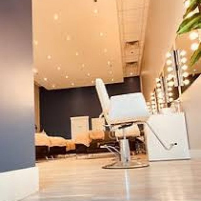 Dermaplaning Treatment In Edmonton