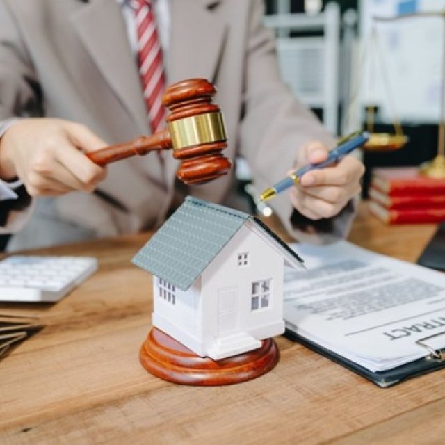 Commercial Real Estate Litigation Attorney