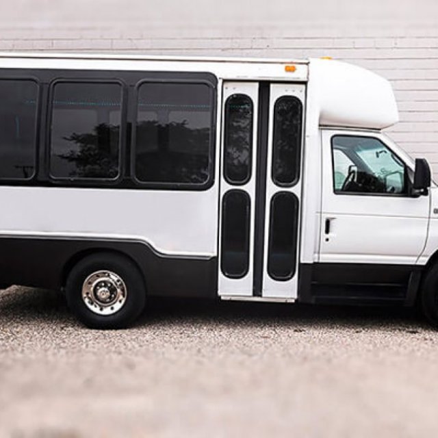 Milwaukee Limo Bus