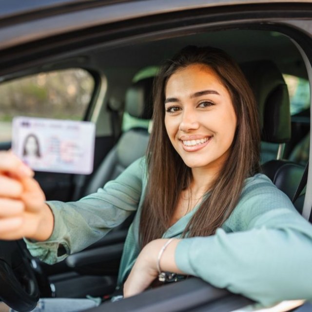 Female automatic driving lessons