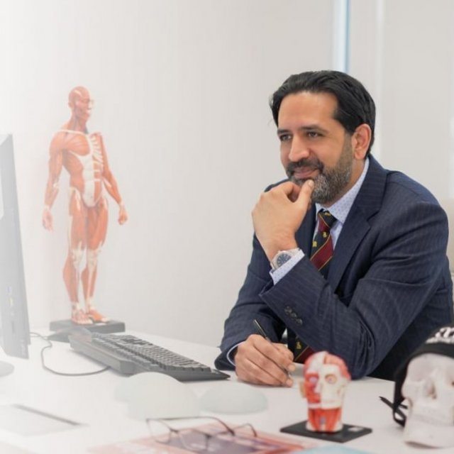 Best Plastic Surgeon in Dubai - Dr Adnan Tahir