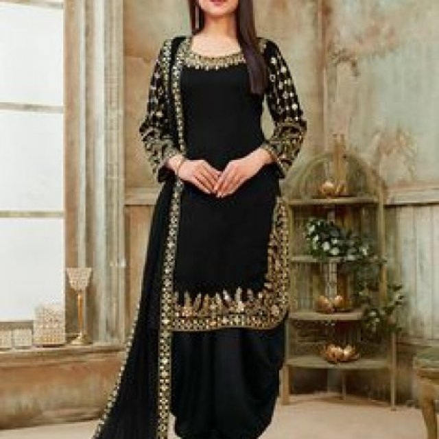 Pakistani Salwar Kameez