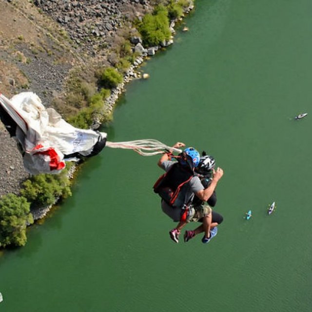 Perrine Bridge BASE Jumping