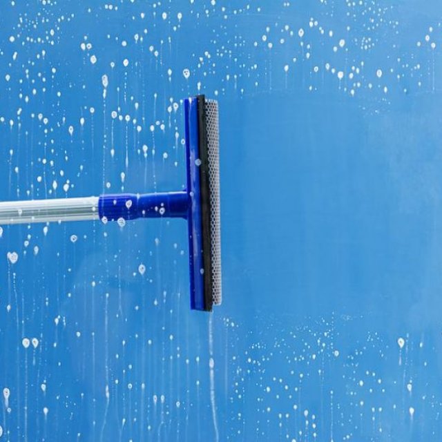 Affordable & Professional Window & Gutter Cleaning Powerwashing Services