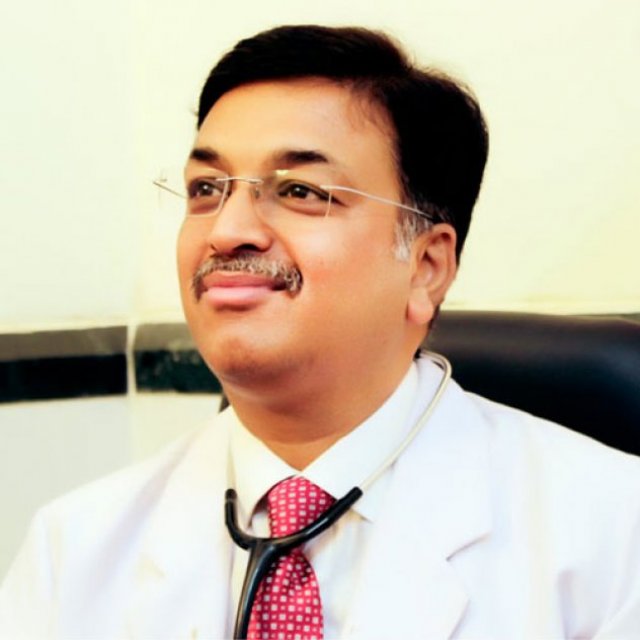 Dr Nalin Agarwal - Best Child Doctor Pediatrician near me, Best Paediatrician Noida