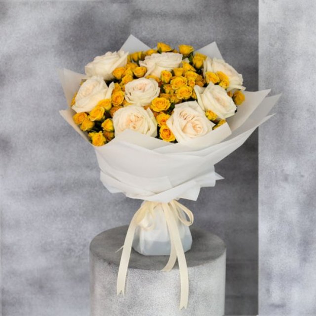 Women's Day Flower Bouquets- Glamour Rose
