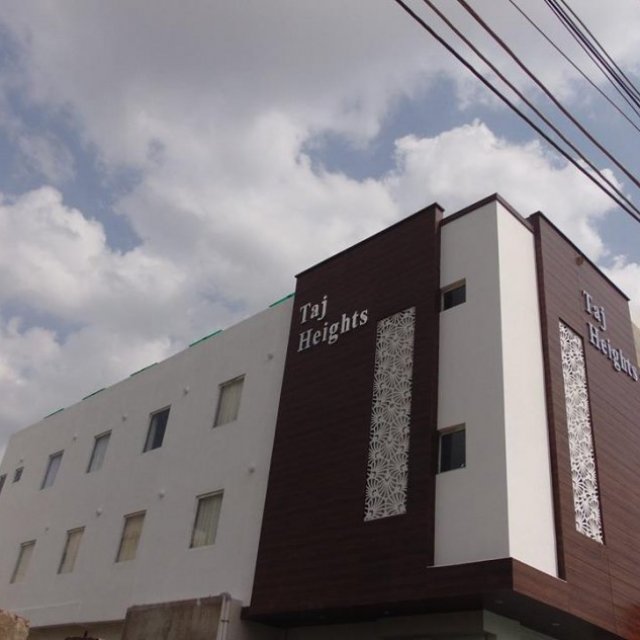 Hotel Taj Heights