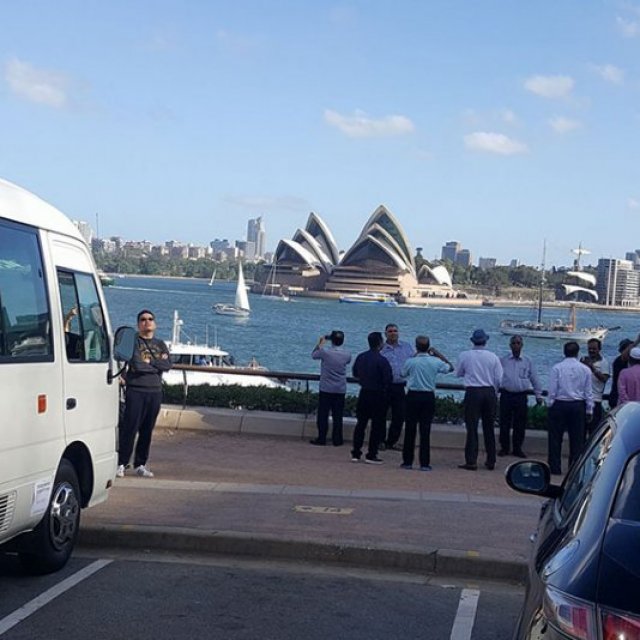 Sydney mini buses and Private Tours