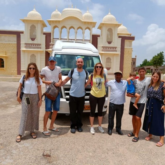 india tourist driver