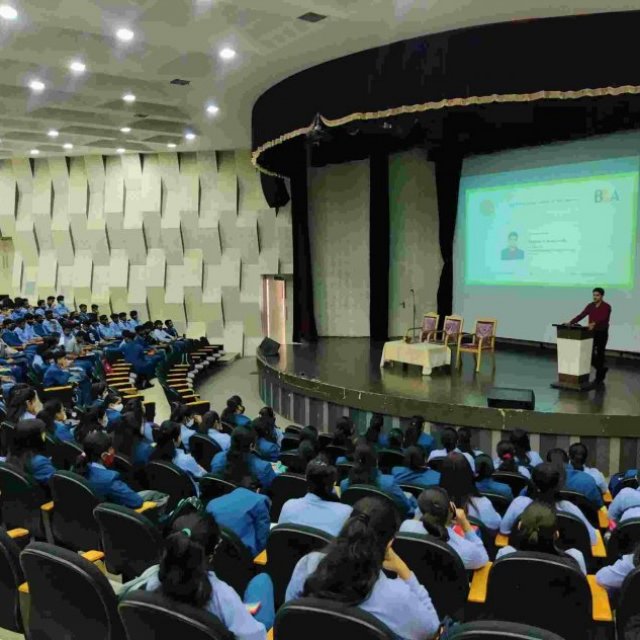 BBA KLE NAGARBHAVI COLLEGE