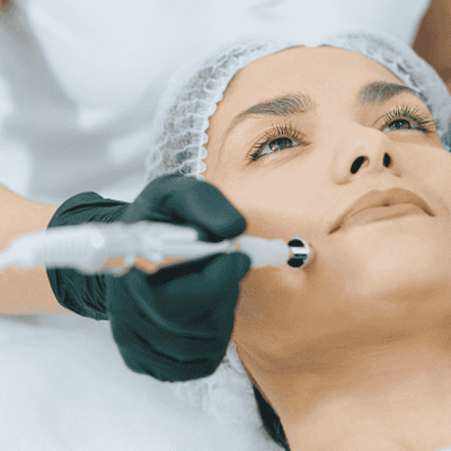 Smart Skincare Devices: Dermatologists Share Their Favorites