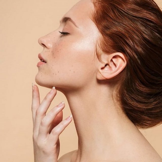 How Posture Affects Your Chin Fat
