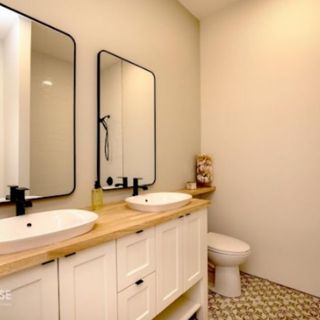 Paradise Cabinets & Countertops Ltd.