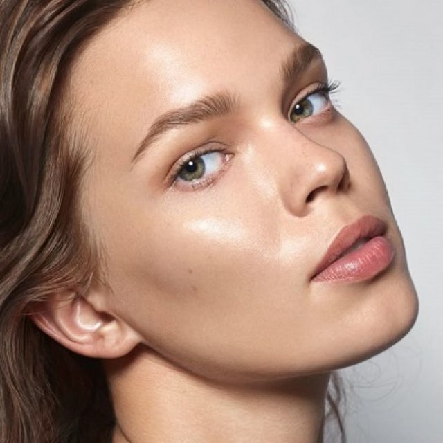 Surgical vs. Non-Surgical Brow Lifts: Pros and Cons
