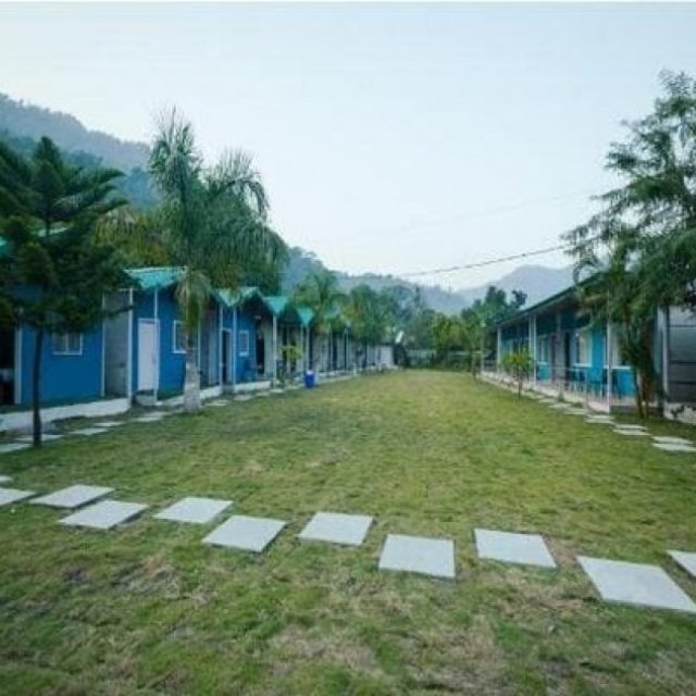 Riverside Camping in Rishikesh