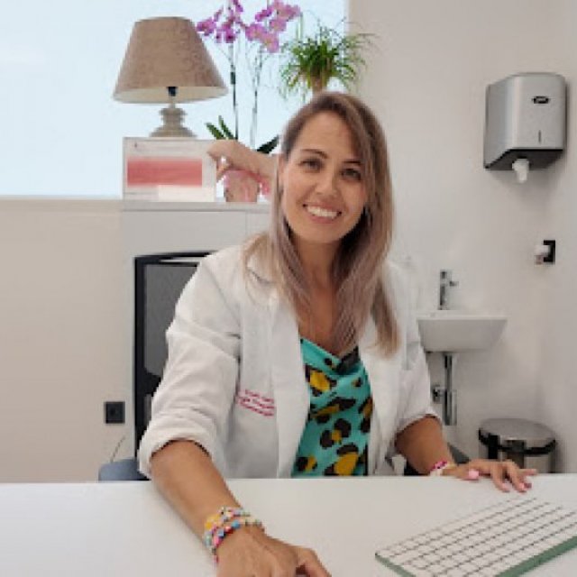 Dra. Lorena Trueba - Traumatología y cirugía ortopédica