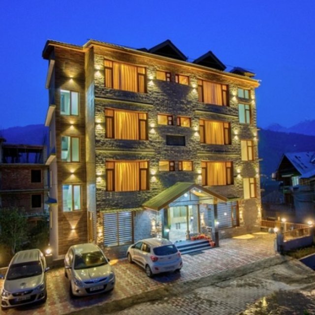 Hotel Swastik Grand Manali