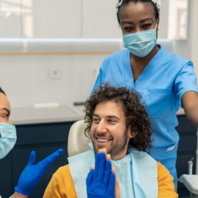 What Is Periodontics? 5 Signs You Might Need to See a Specialist