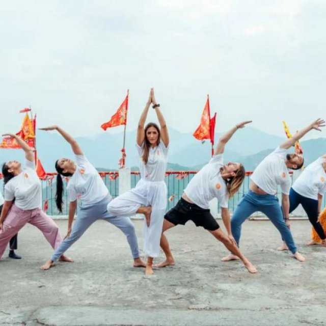 200 hours yoga ttc in Rishikesh